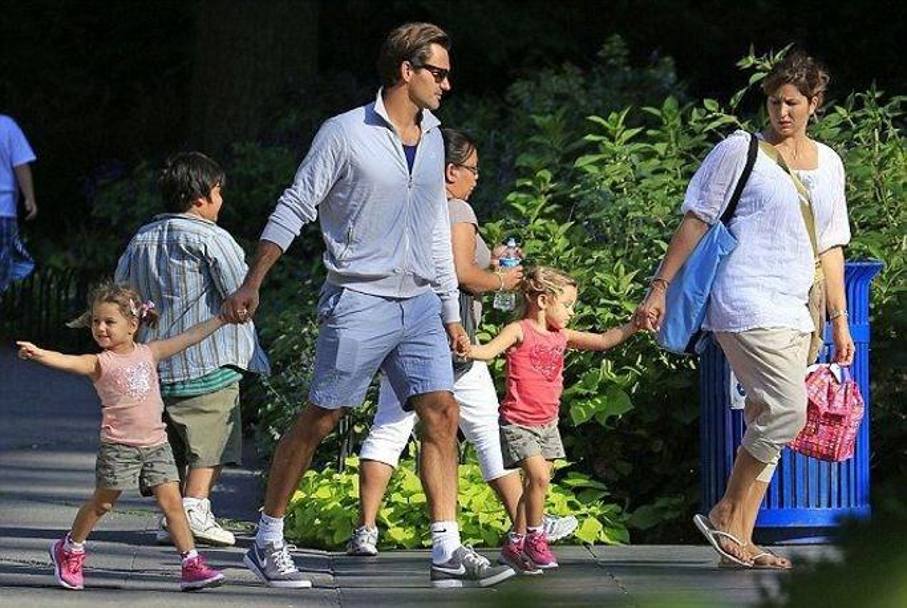 La famiglia Federer al completo a passeggio a Roma, lo scorso anno 
